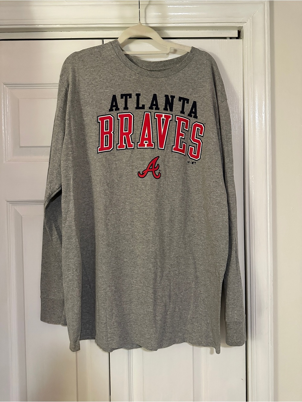 Atlanta Braves Long-Sleeve Shirt - Gray
